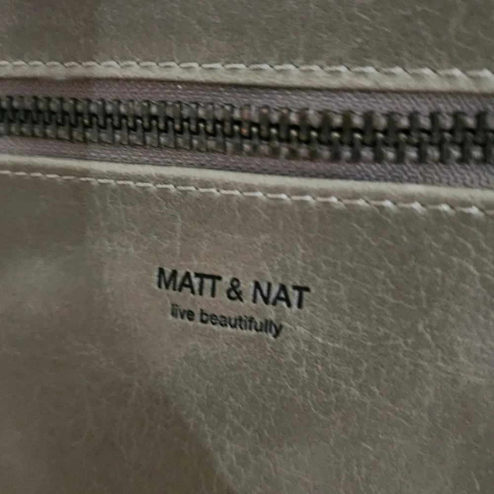 Matt & Nat Grey Vegan Crossbody With Adjustable Shoulder Strap Purse - Picture 3 of 9